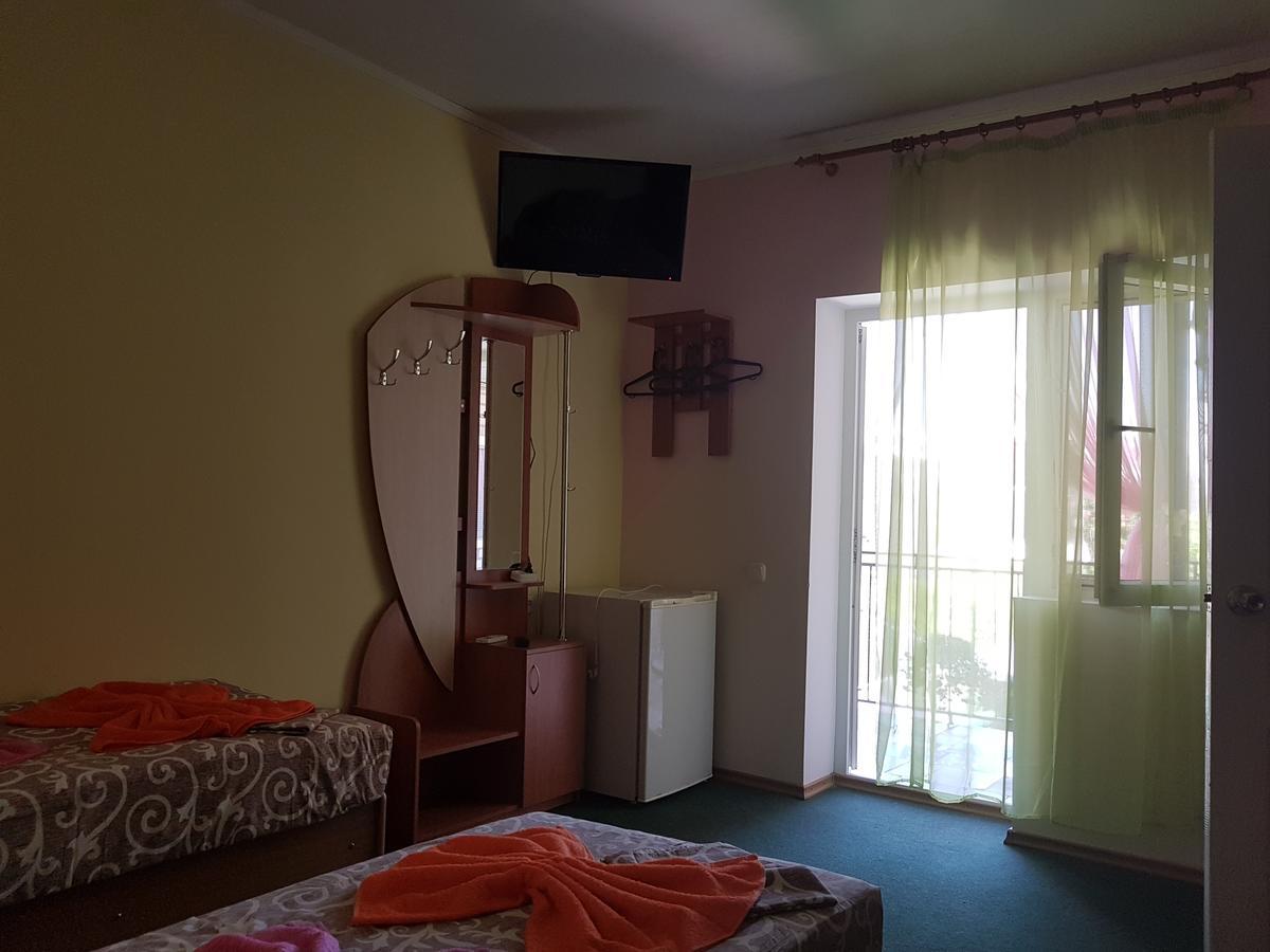Hotel Flamingo Zaliznyi Port Luaran gambar